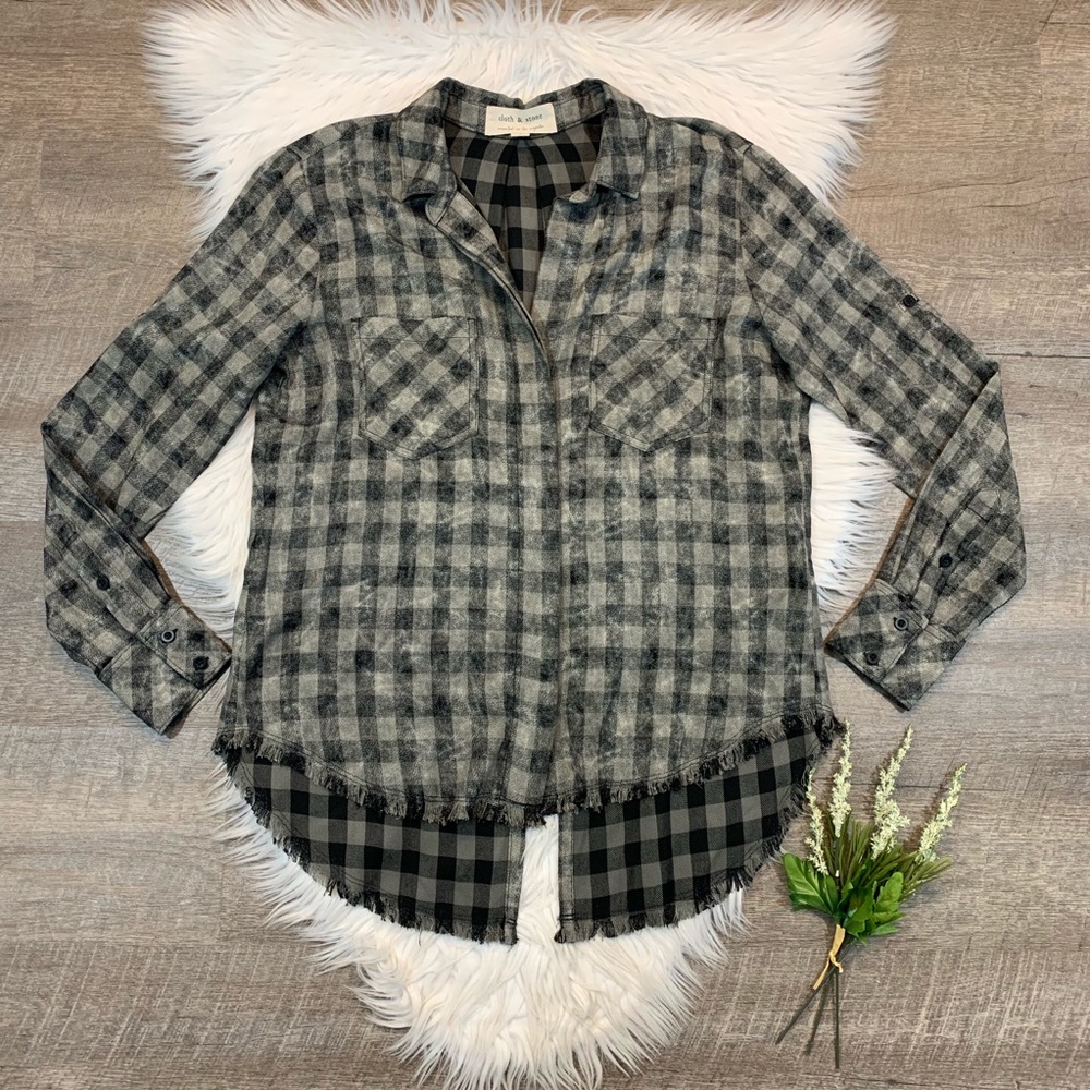 Cloth & Stone Split Back Button Down Top Raw Hem - image 1